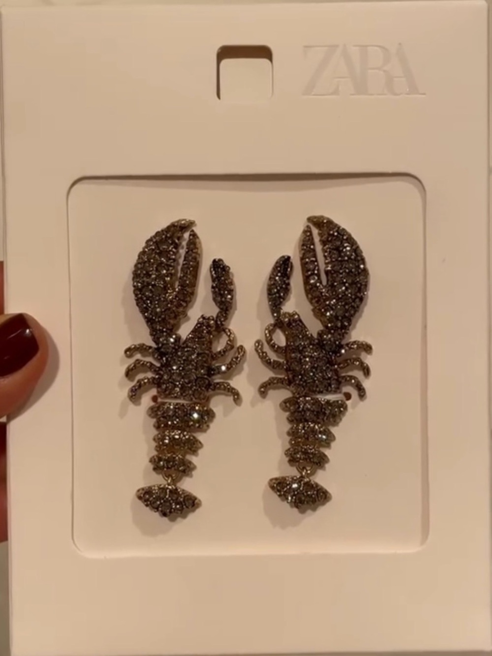 Zara sparkly lobster earrings in anthracite grey